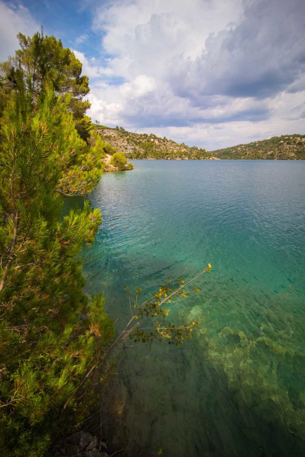 Lac Esparron de Verdon - Escape the crowds in the Gorges du Verdon!