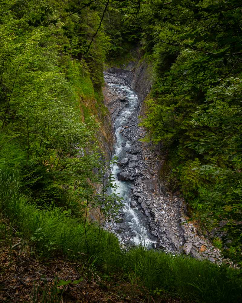 river seen from the cirque des fonts hike