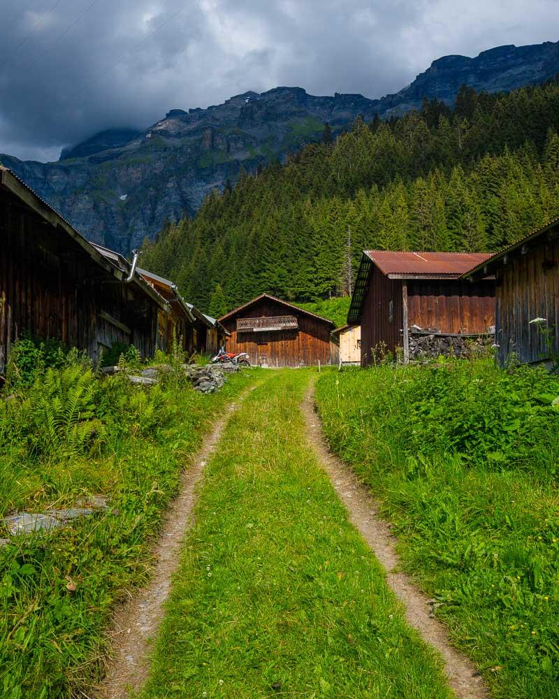 path to house in cirque des fonts