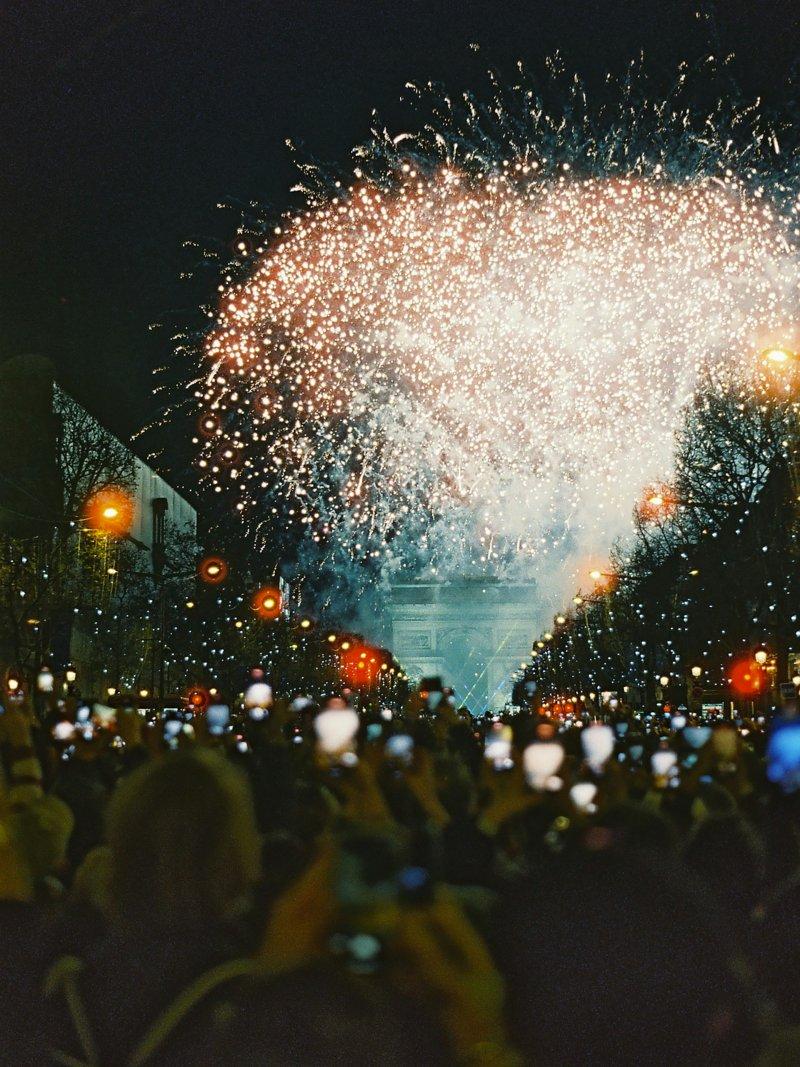 new years eve in paris arc of triumph