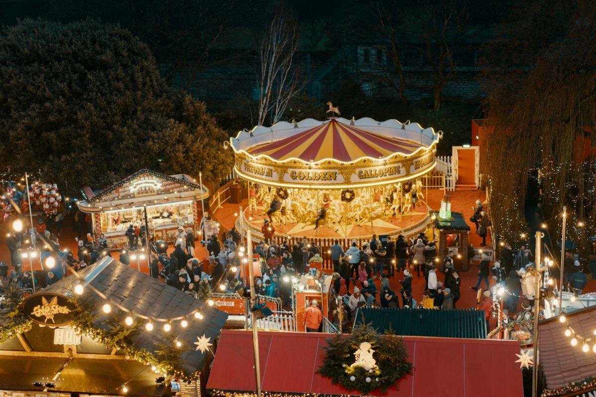 uk edinburgh christmas market