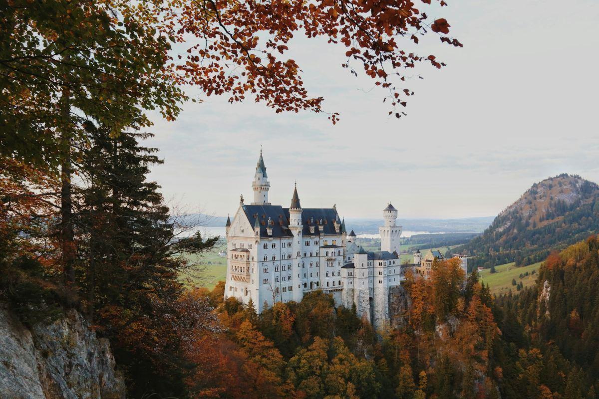 neuschwanstein castle bavarian alps germany,