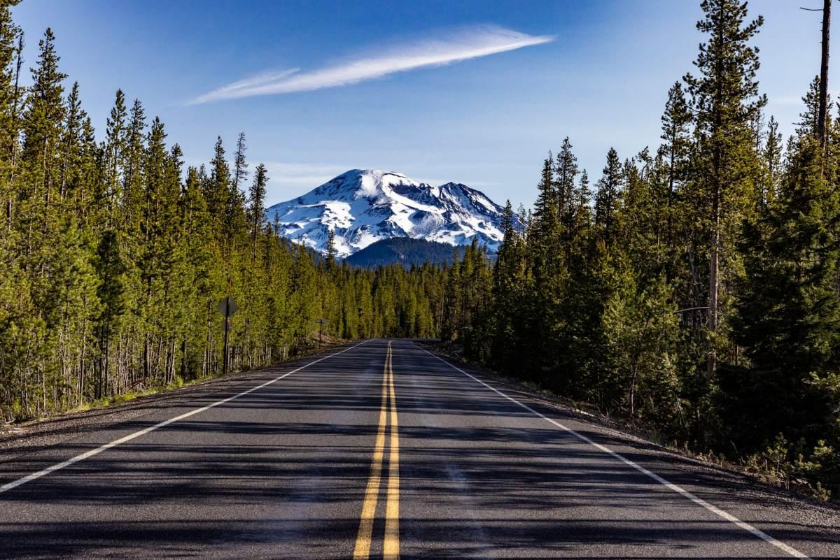 bend oregon road in january