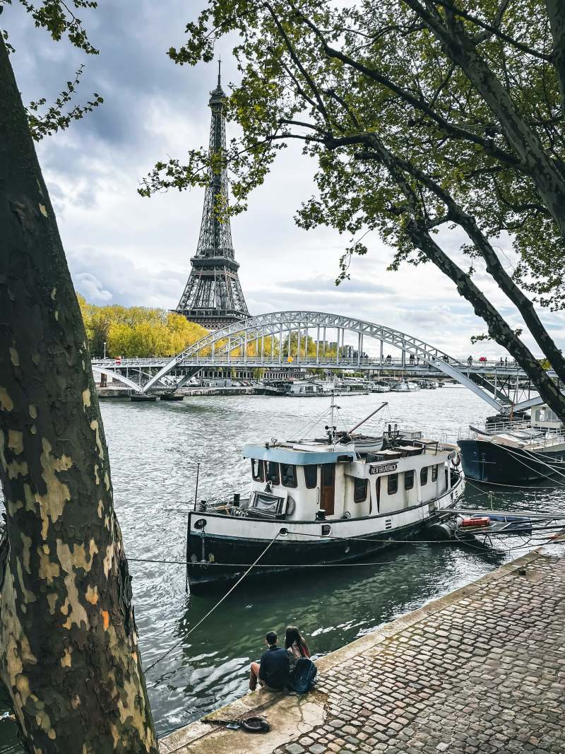 paris france quais de seine