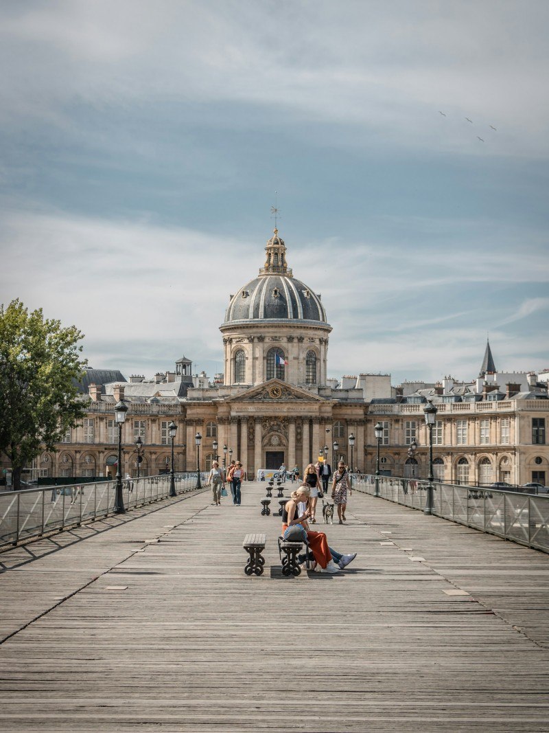 pont des arts in paris france