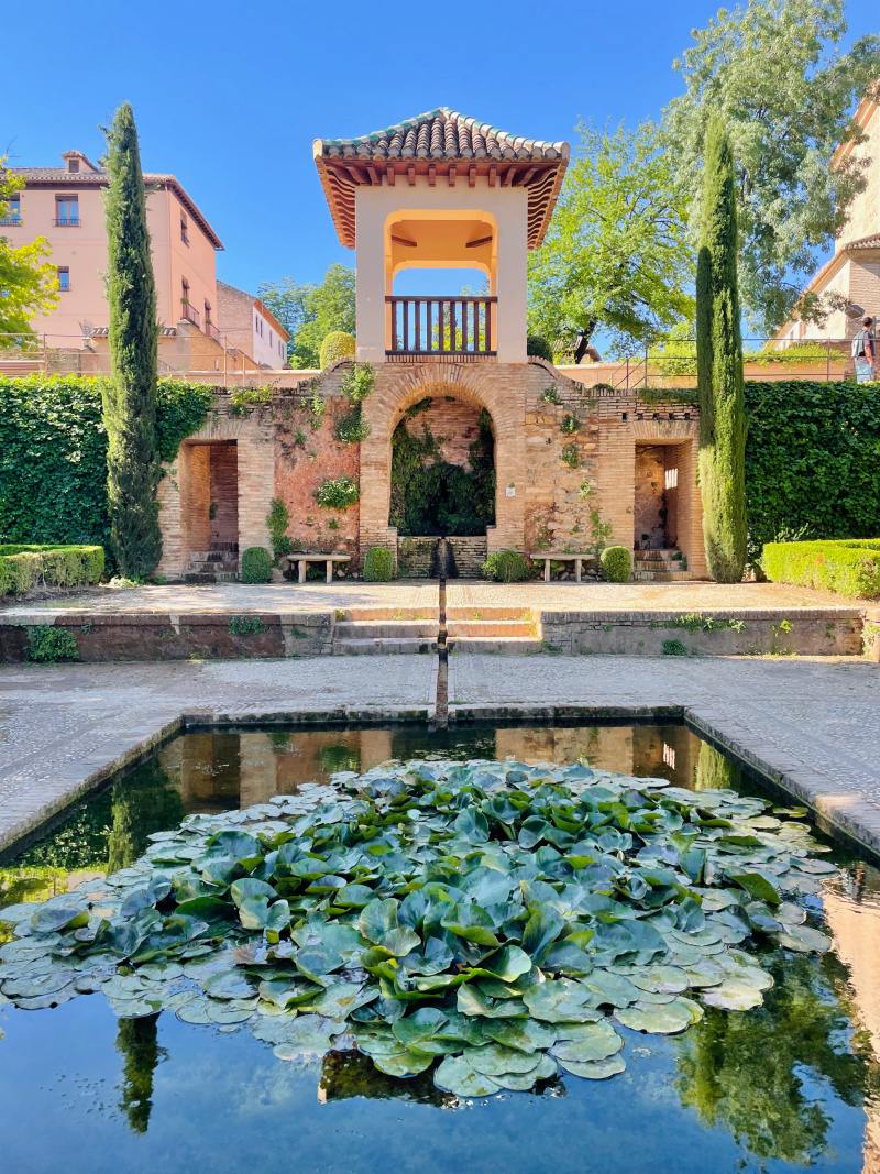 beautiful architecture inside alhambra