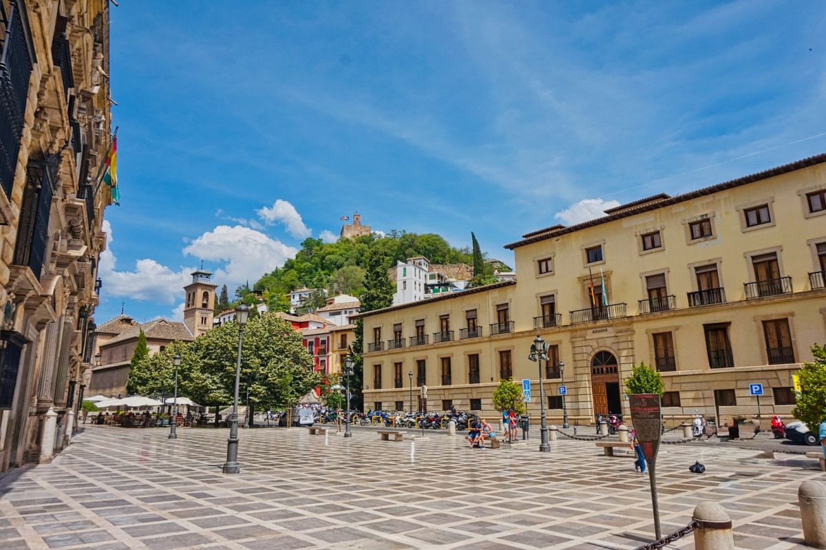 plaza nueva in granada