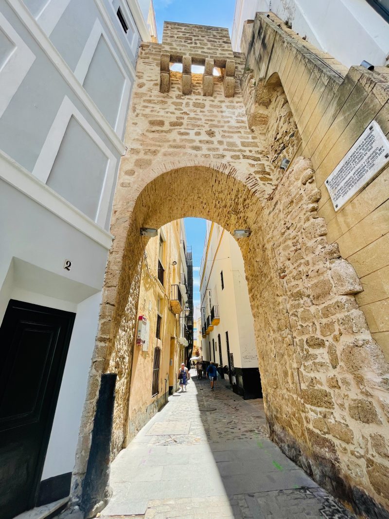 beautiful narrow streets of cadiz old town