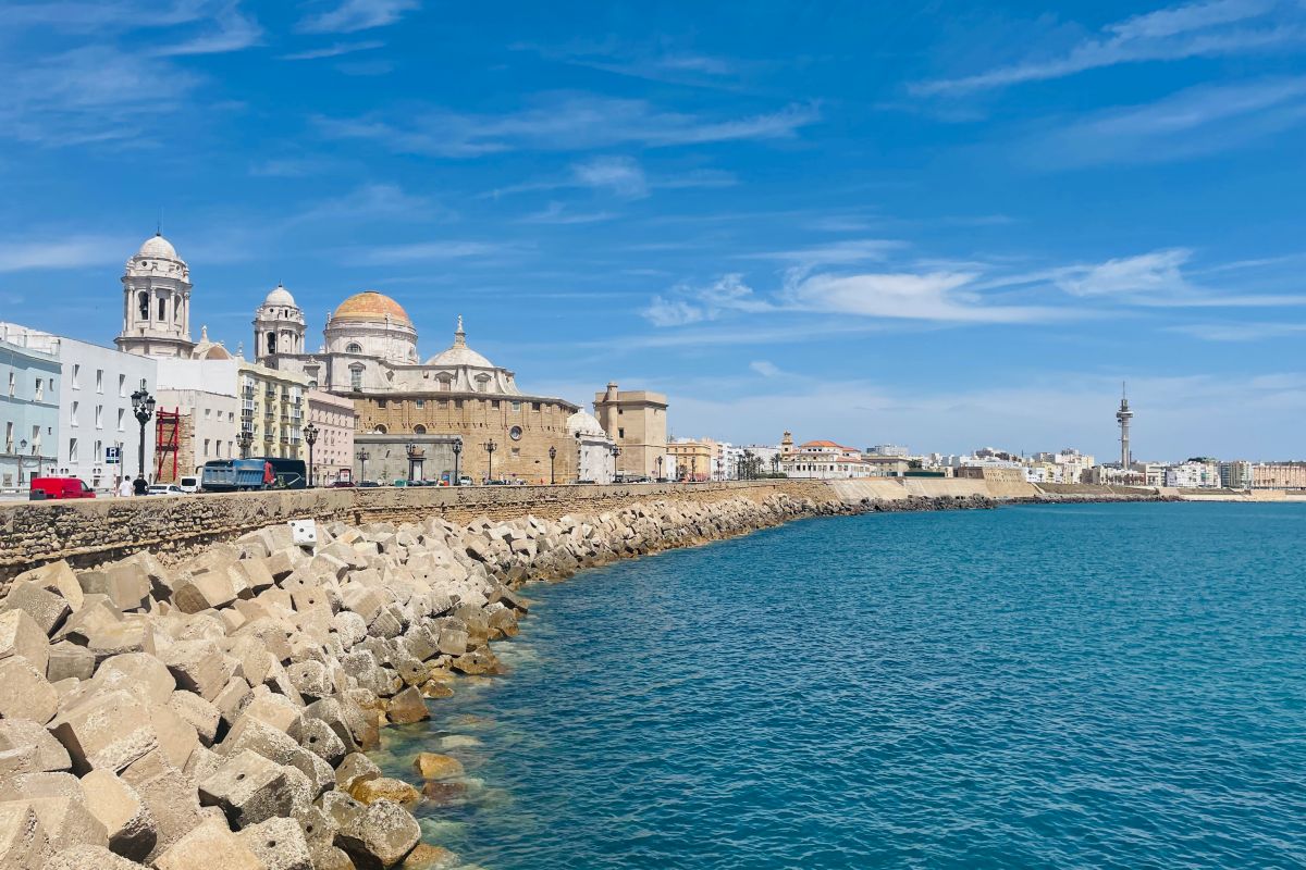 stroll along campo del sur in cadiz